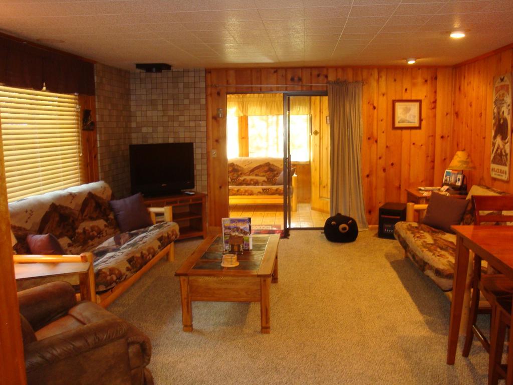 Yellowstone Wildlife Cabins West Yellowstone Exterior foto
