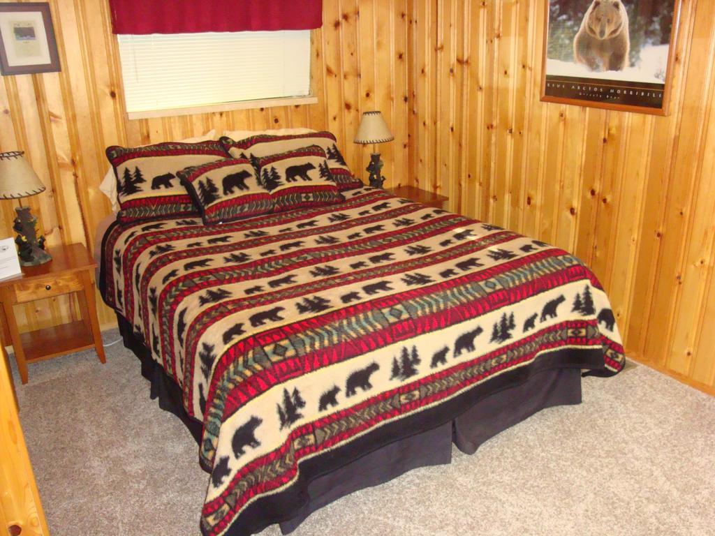 Yellowstone Wildlife Cabins West Yellowstone Exterior foto