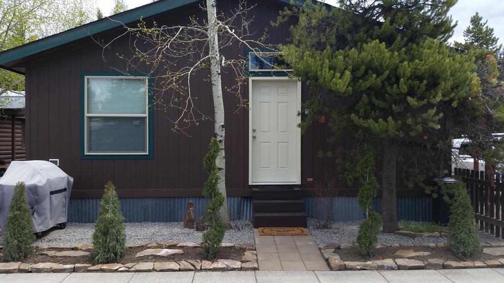 Yellowstone Wildlife Cabins West Yellowstone Exterior foto